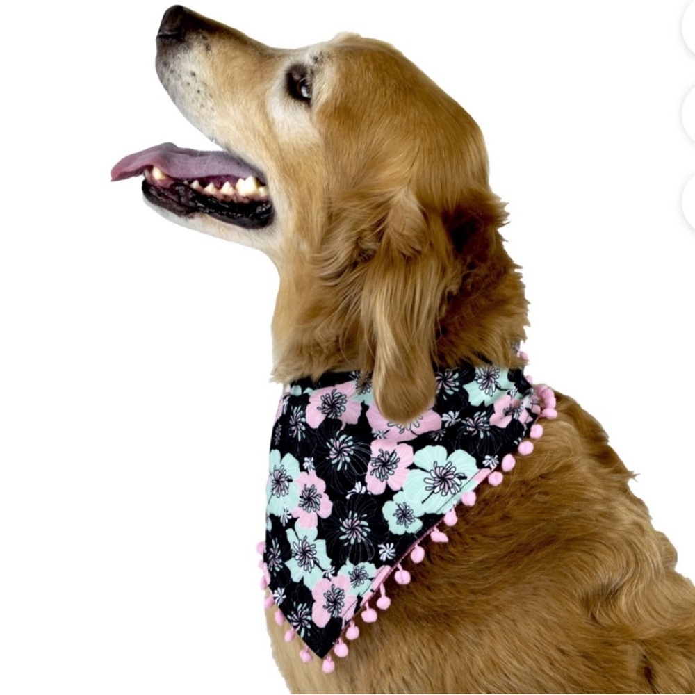 NWT Vibrant Life Dog Bandana Floral Size M/L up to 90 pounds